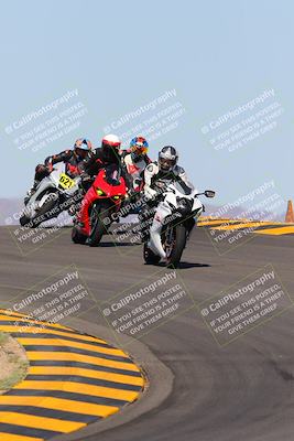 media/Oct-09-2022-SoCal Trackdays (Sun) [[95640aeeb6]]/Turns 9 and 10 (1050am)/